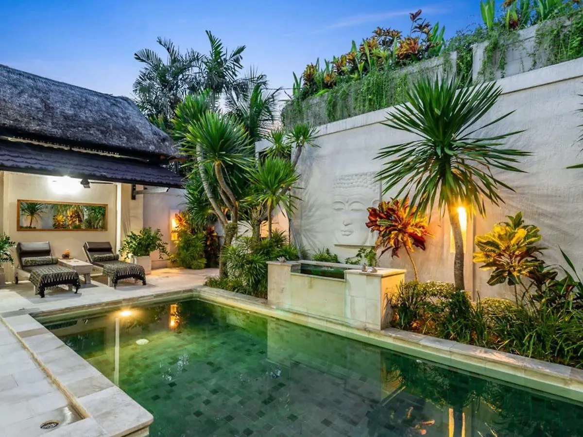 Ahimsa Moon Villa Seminyak Σεμινιάκ