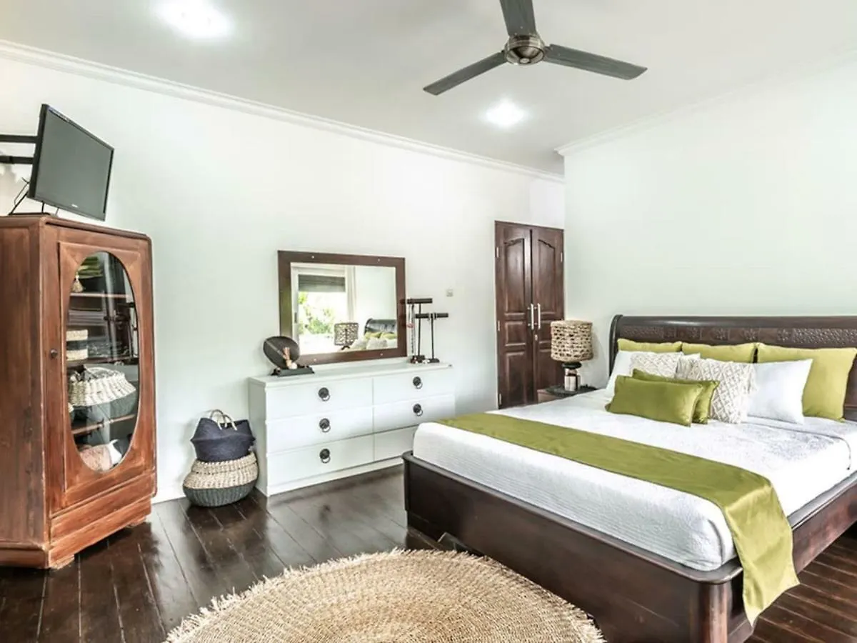 Ahimsa Moon Villa Seminyak  Σεμινιάκ